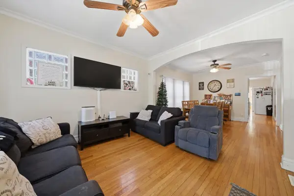 2240 Highland AVE, Berwyn, IL 60402