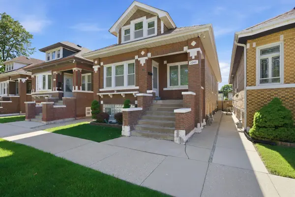 2240 Highland AVE, Berwyn, IL 60402