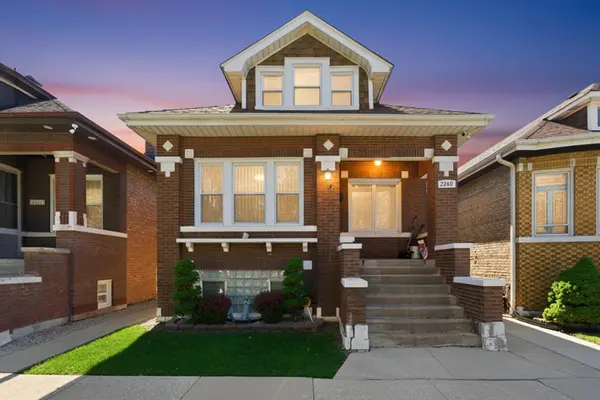 2240 Highland AVE, Berwyn, IL 60402