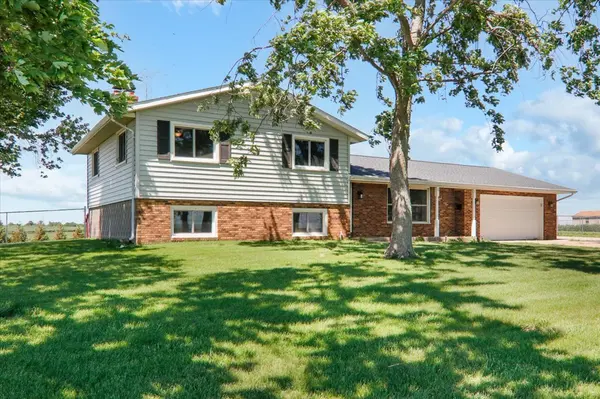 21184 ALLENTOWN RD, Pekin, IL 61554