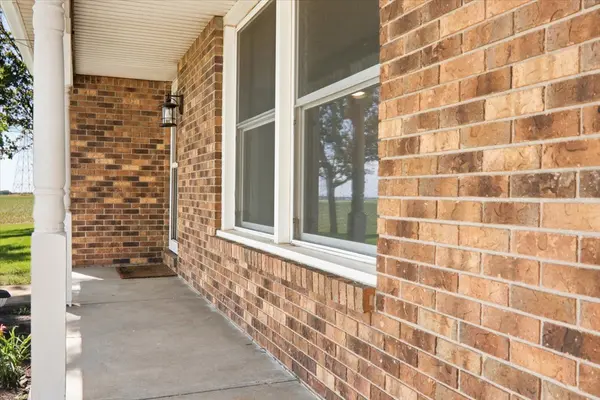 21184 ALLENTOWN RD, Pekin, IL 61554