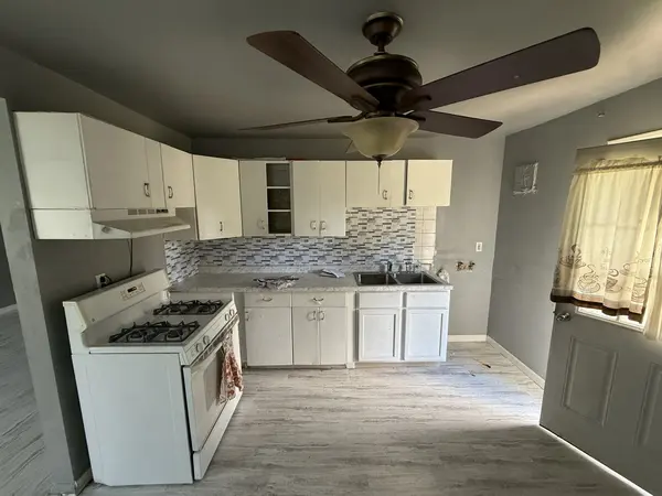 63 W 141st ST, Dixmoor, IL 60426