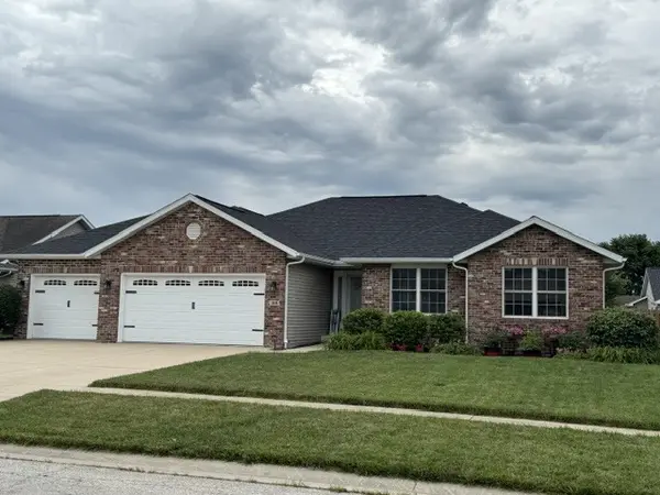 318 Piazza LN,  Chatham,  IL 62629