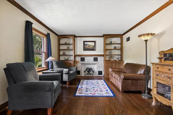 207 N Main ST, Mount Prospect, IL 60056
