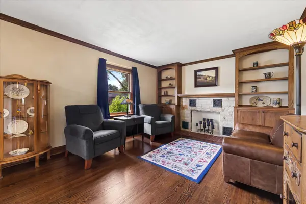 207 N Main ST, Mount Prospect, IL 60056