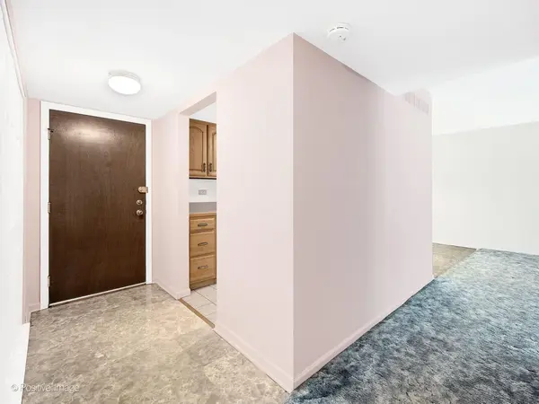 500 Redondo RD #109, Downers Grove, IL 60516