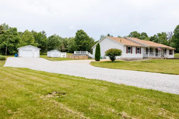 12084 E Hutchison RD, Mt Vernon, IL 62864