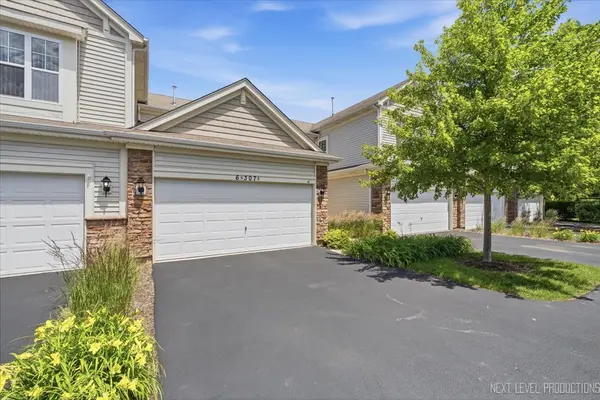 6N307 Whitmore CIR #B, St. Charles, IL 60174