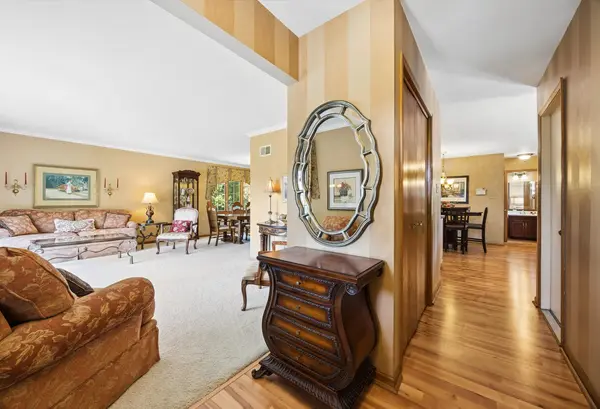 7006 Coachwood TRL, Tinley Park, IL 60477
