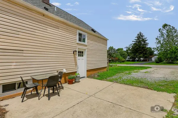 707 E 9th ST, Lockport, IL 60441