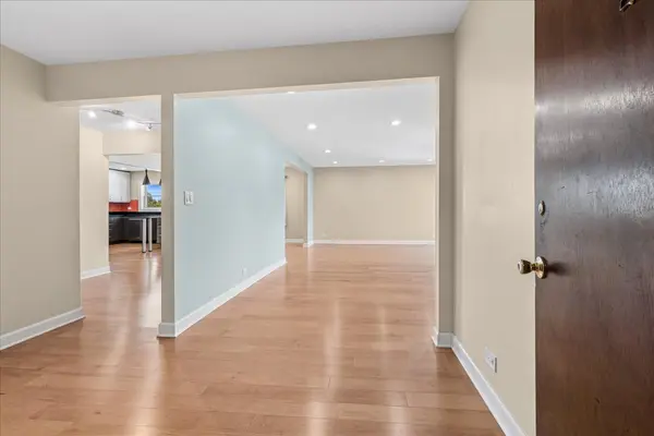 930 Hinman AVE #504, Evanston, IL 60202