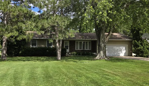 6428 S Oakwood LN, Polo, IL 61064