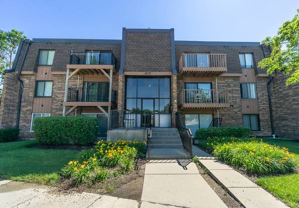 617 Limerick LN #3C, Schaumburg, IL 60193