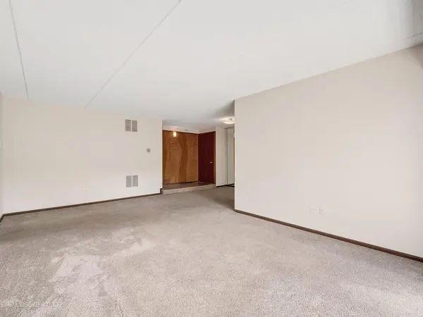 6820 Joliet RD #5, Indian Head Park, IL 60525