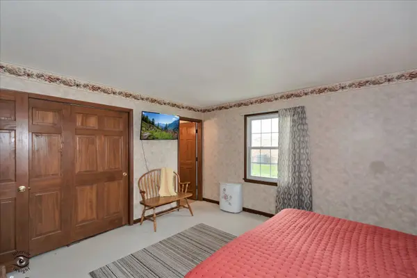 120 Strawberry LN, Yorkville, IL 60560
