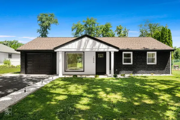 1526 Sequoia LN, Darien, IL 60561