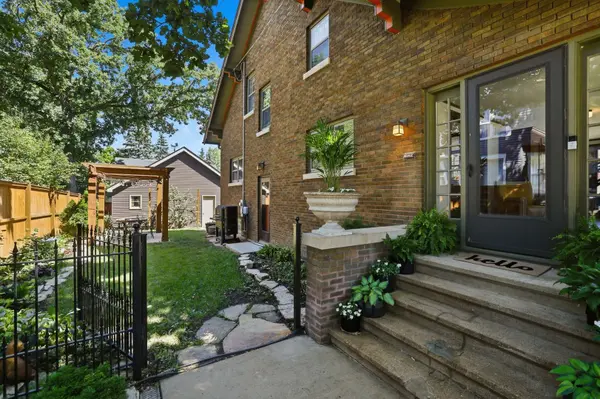 500 Cedar ST, St. Charles, IL 60174