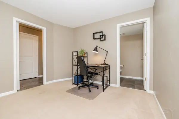 947 W 36th ST, Chicago, IL 60609