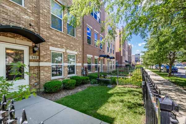 947 W 36th ST, Chicago, IL 60609