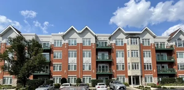 640 Mchenry RD #408, Wheeling, IL 60090