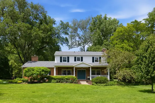 228 Stratford LN, Inverness, IL 60010