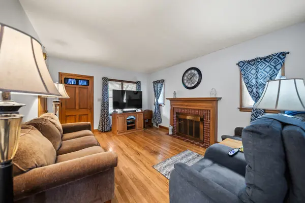 2134 W Locust ST, Davenport, IA 52804