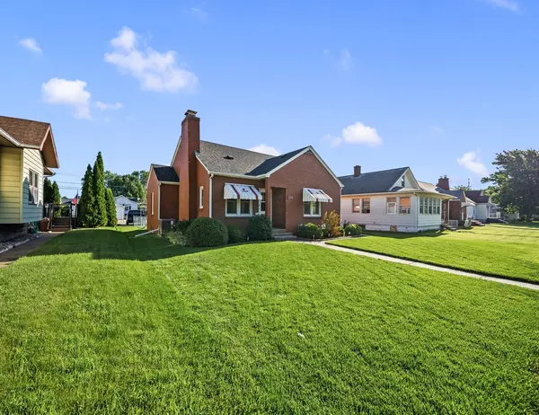 2134 W Locust ST, Davenport, IA 52804