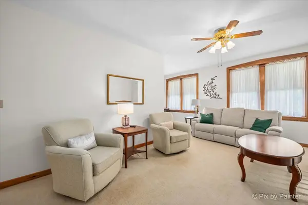 112 Grace LN, Fox River Grove, IL 60021