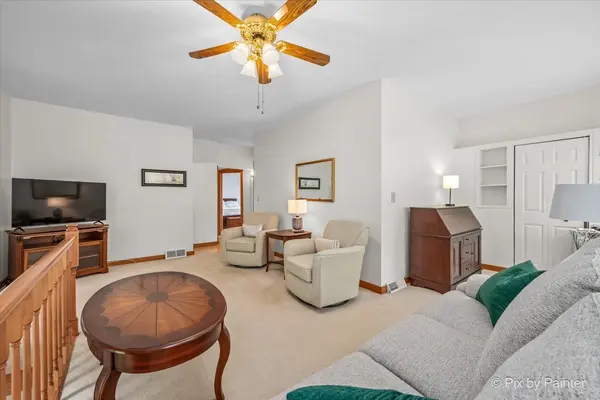 112 Grace LN, Fox River Grove, IL 60021