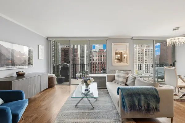 71 E Division ST #1402, Chicago, IL 60610