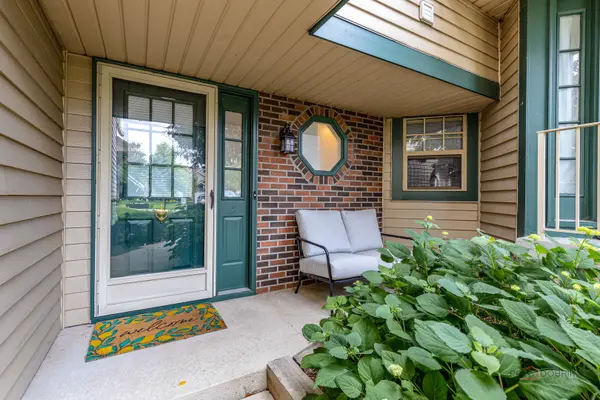 951 Ridgefield LN, Wheeling, IL 60090