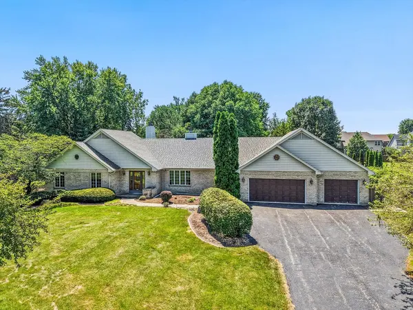 4452 Tuma RD, Yorkville, IL 60560