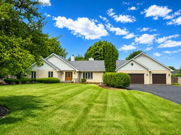 4452 Tuma RD, Yorkville, IL 60560