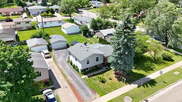3332 N Lewis AVE, Waukegan, IL 60087