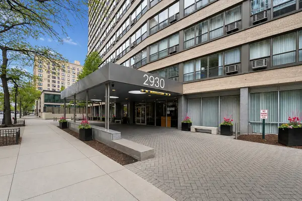 2930 N Sheridan RD #2006, Chicago, IL 60657