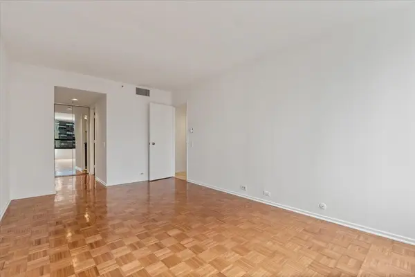 400 E OHIO ST #3004, Chicago, IL 60611