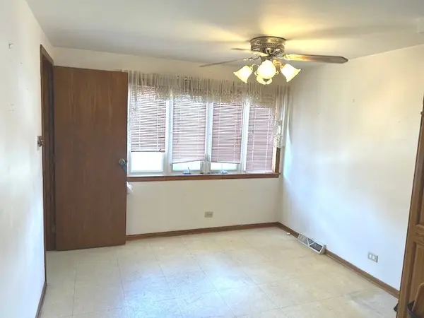 Address not disclosed, Burbank, IL 60459