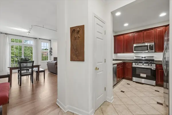 3845 N Ashland AVE #4E, Chicago, IL 60613