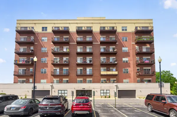 1650 Riverwoods DR #709, Melrose Park, IL 60160