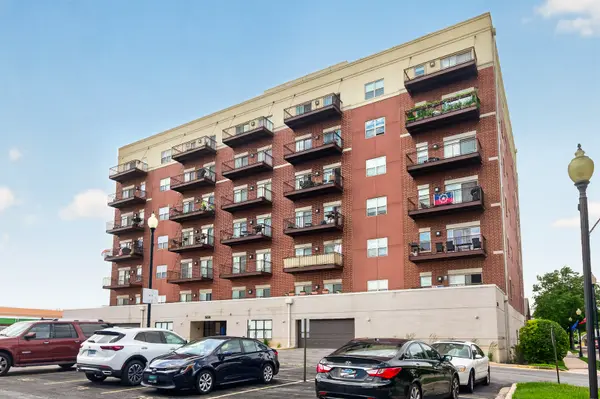 1650 Riverwoods DR #709, Melrose Park, IL 60160
