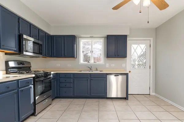 61 Highview AVE, Fox Lake, IL 60020