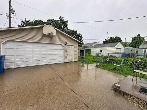 3714 13th AVE, Moline, IL 61265
