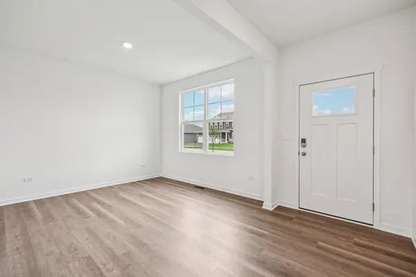 9957 Edgebrook LN, Huntley, IL 60142