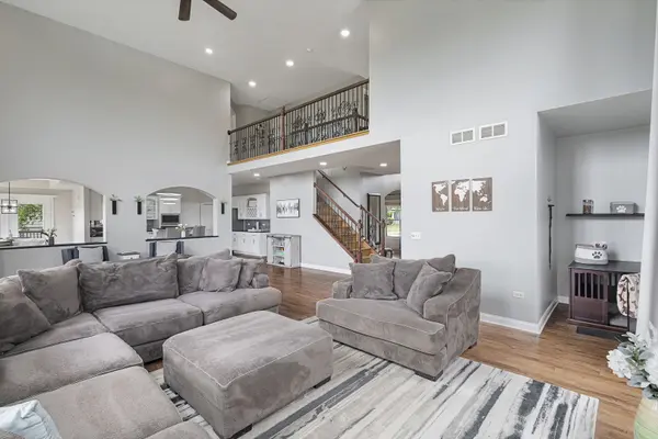 5815 Rosinweed LN, Naperville, IL 60564