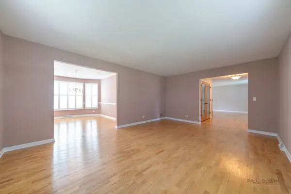 255 Lee RD, Northbrook, IL 60062