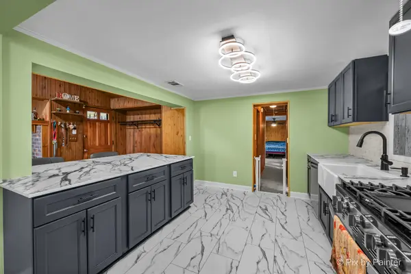 208 Opatrny DR, Fox River Grove, IL 60021