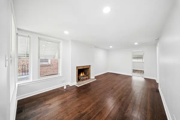 8906 S Crandon AVE, Chicago, IL 60617