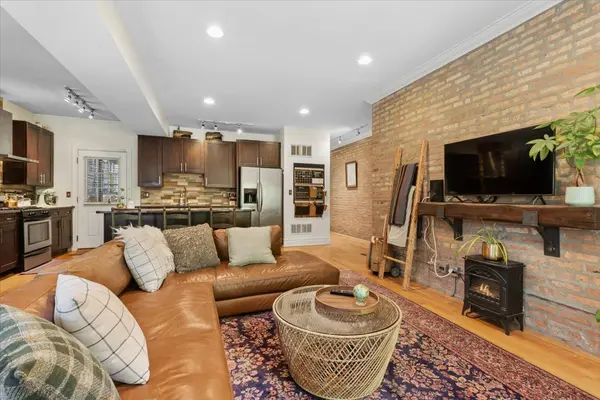 746 W Cornelia AVE #1W, Chicago, IL 60657
