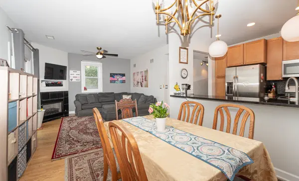 6051 N Mozart ST #4, Chicago, IL 60659