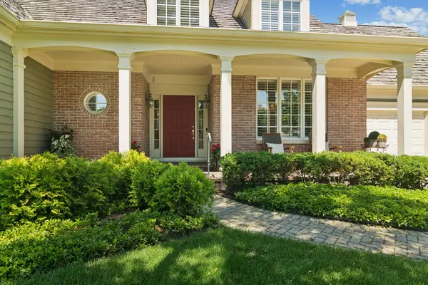 672 S Balmoral CT, Lake Forest, IL 60045